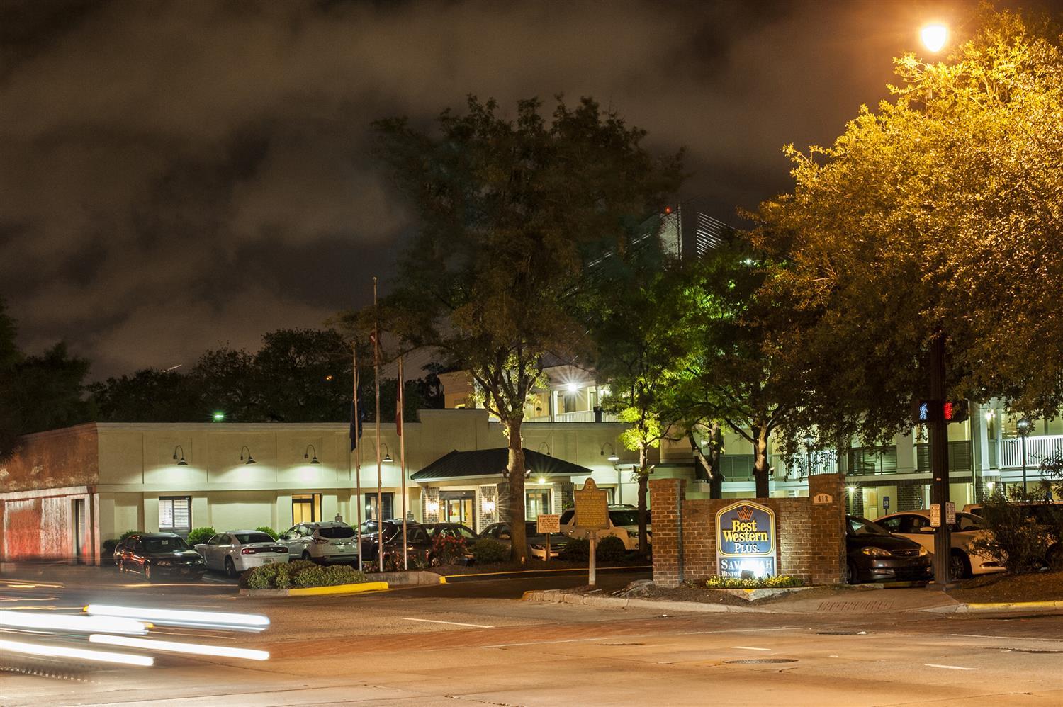 Best Western Savannah Historic District Exterior photo